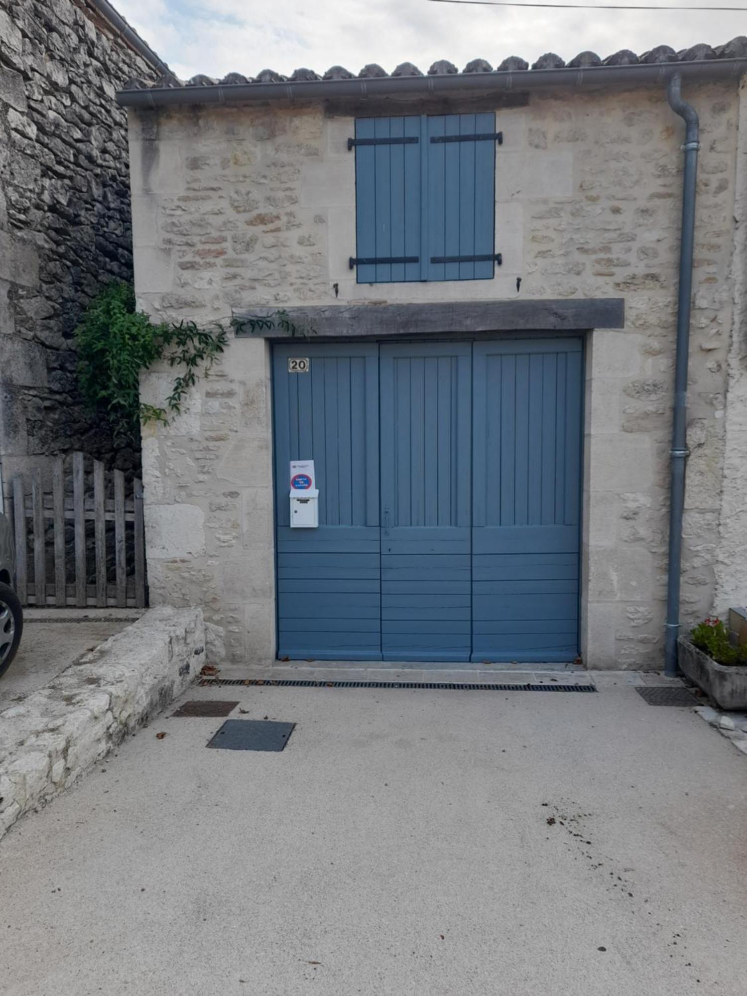 Gite De La Tour Montcuq Exterior photo